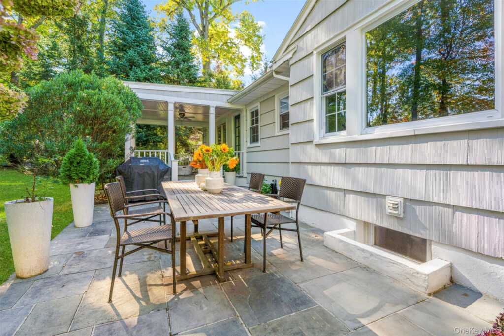 37 Barlow Lane, Rye, NY 10580 - Photo 25 of 40