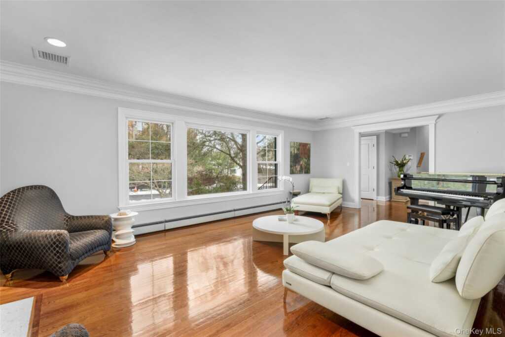 37 Barlow Lane, Rye, NY 10580 - Photo 6 of 40