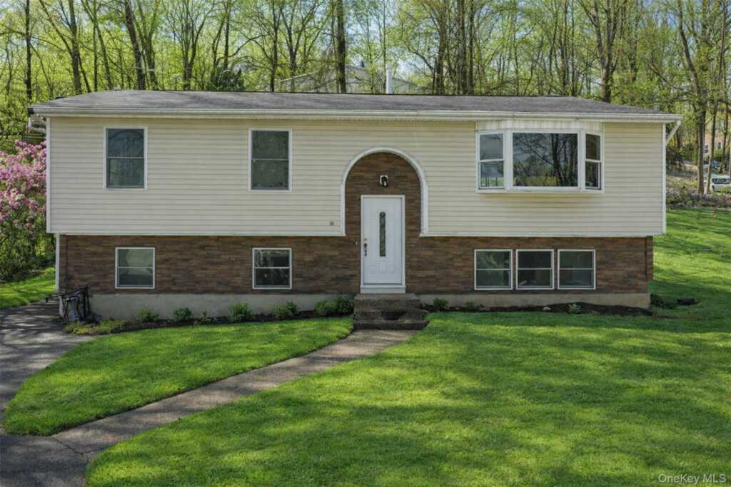 153 S Pascack Road, Nanuet, NY 10954