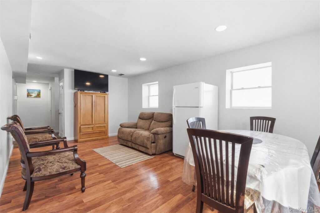 153 S Pascack Road, Nanuet, NY 10954 - Photo 16 of 29