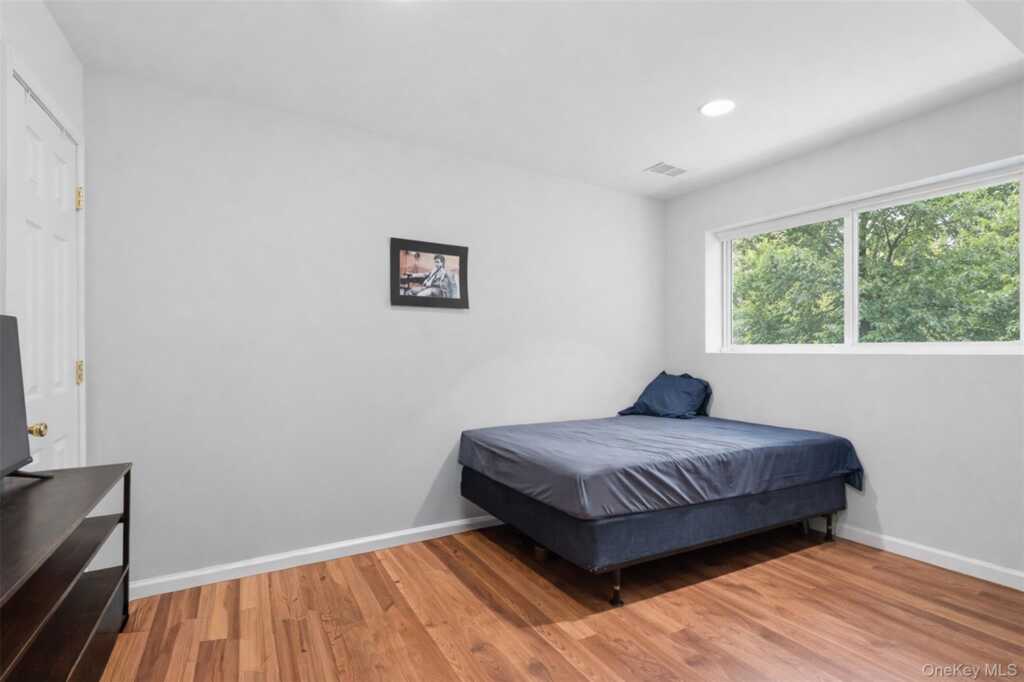 153 S Pascack Road, Nanuet, NY 10954 - Photo 17 of 29