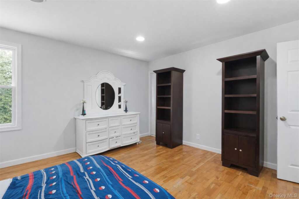 153 S Pascack Road, Nanuet, NY 10954 - Photo 22 of 29