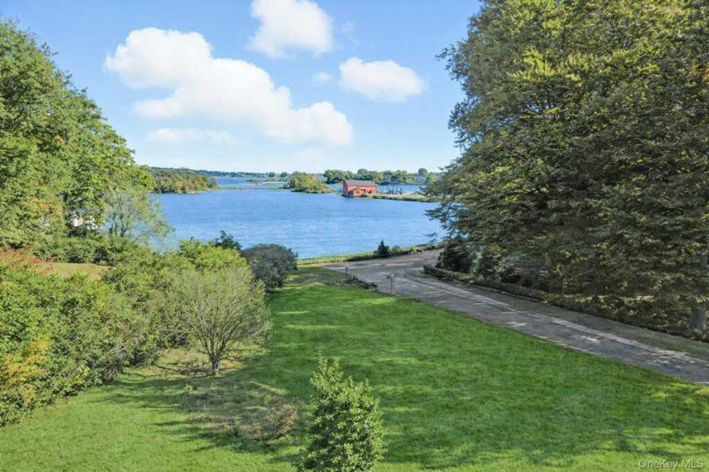 162 Kirby Lane, Rye, NY 10580 - Photo 4 of 23