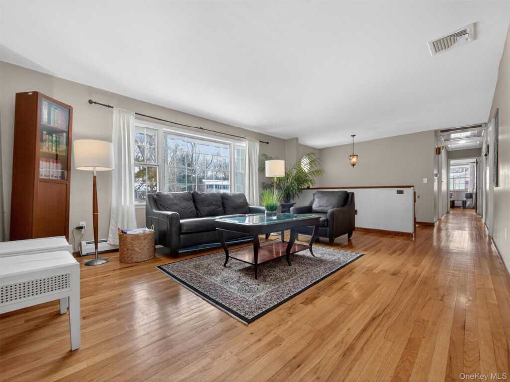 36 E Mayer Drive, Suffern, NY 10901 - Photo 11 of 43