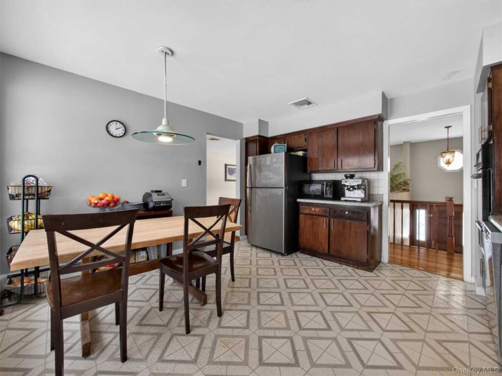 36 E Mayer Drive, Suffern, NY 10901 - Photo 19 of 43