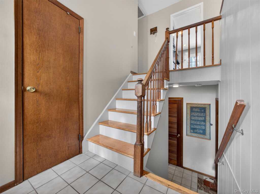 36 E Mayer Drive, Suffern, NY 10901 - Photo 8 of 43