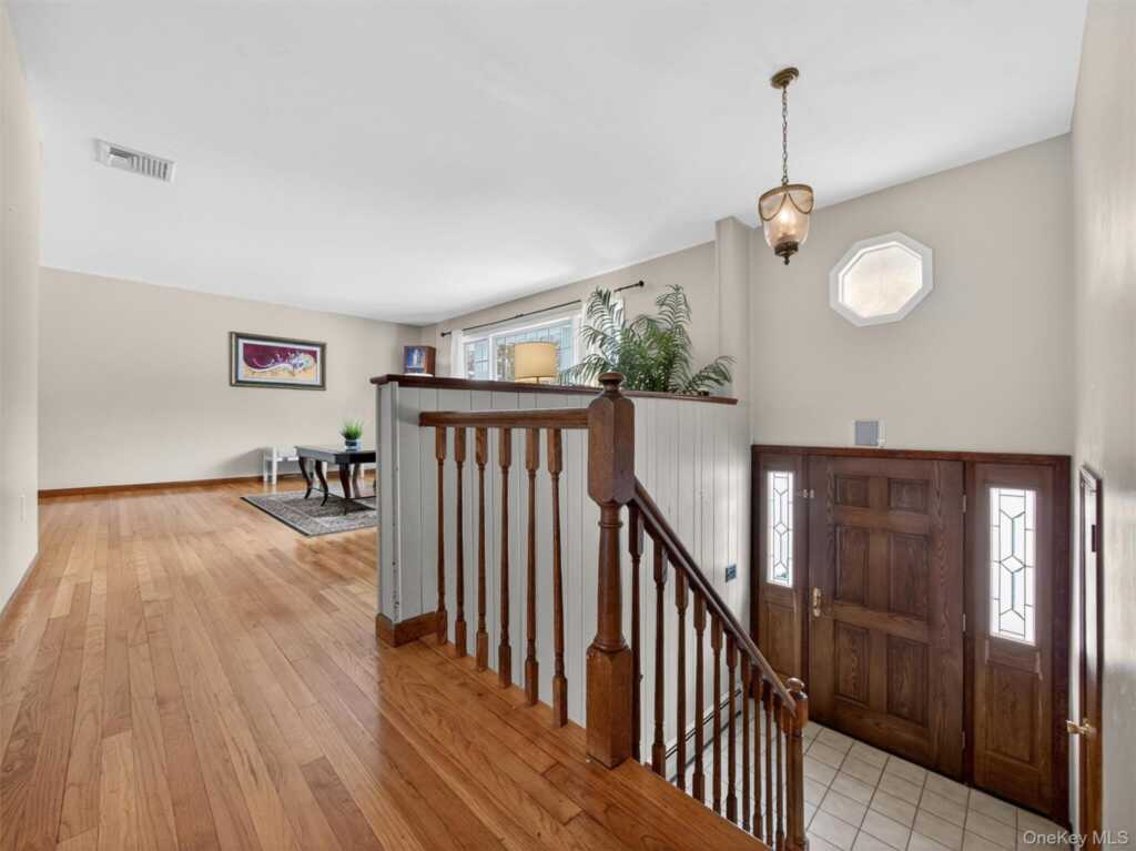 36 E Mayer Drive, Suffern, NY 10901 - Photo 9 of 43