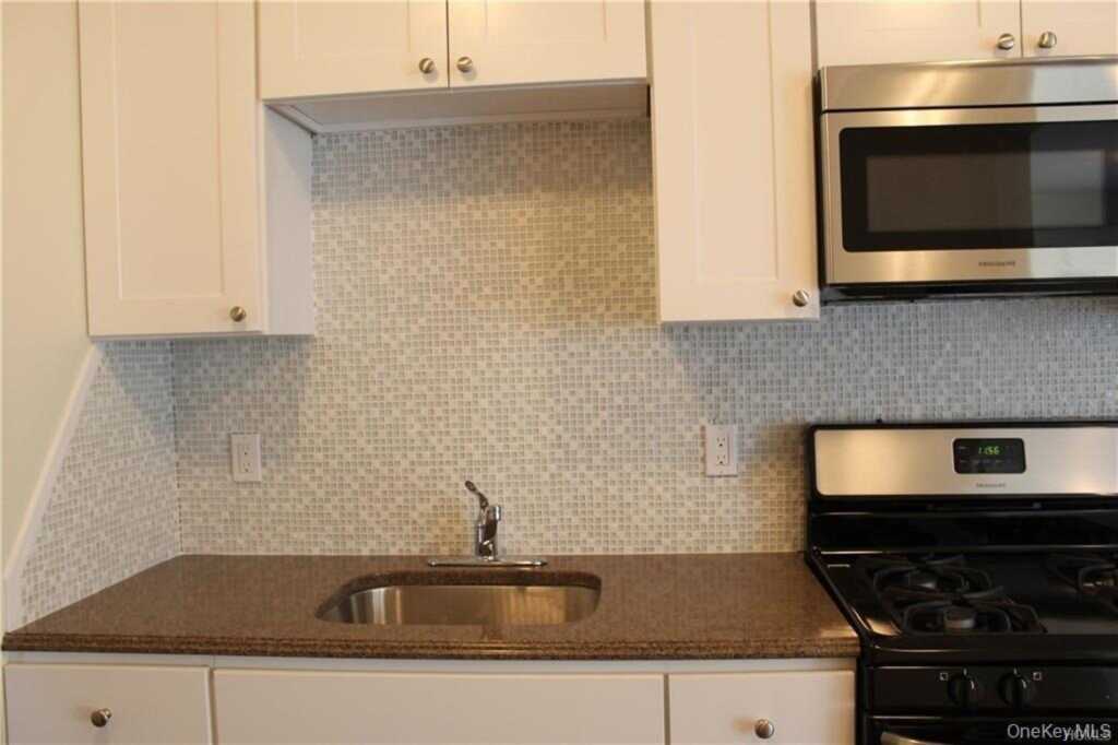 190 Main Street, Unit #2A, Nyack, NY 10960 - Photo 7 of 17