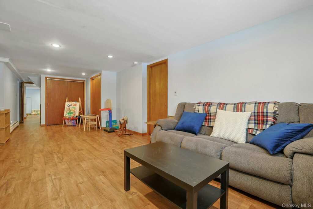 42 Briarwood Drive, New City, NY 10956 - Photo 22 of 28