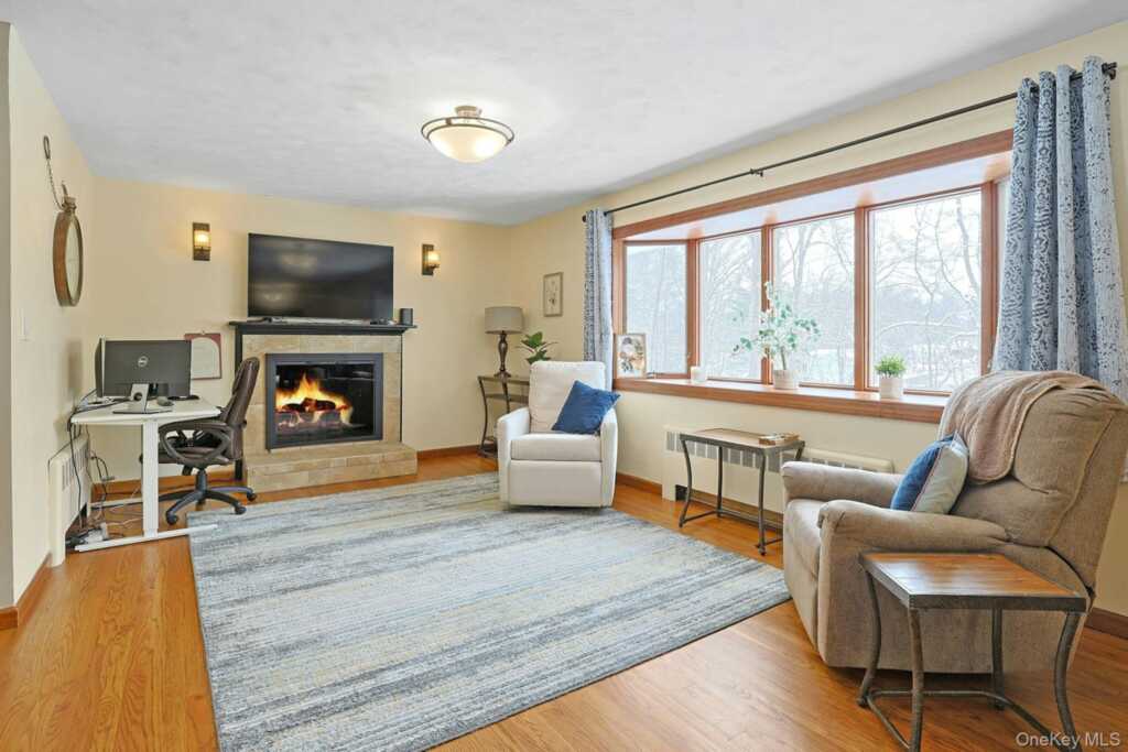 42 Briarwood Drive, New City, NY 10956 - Photo 5 of 28