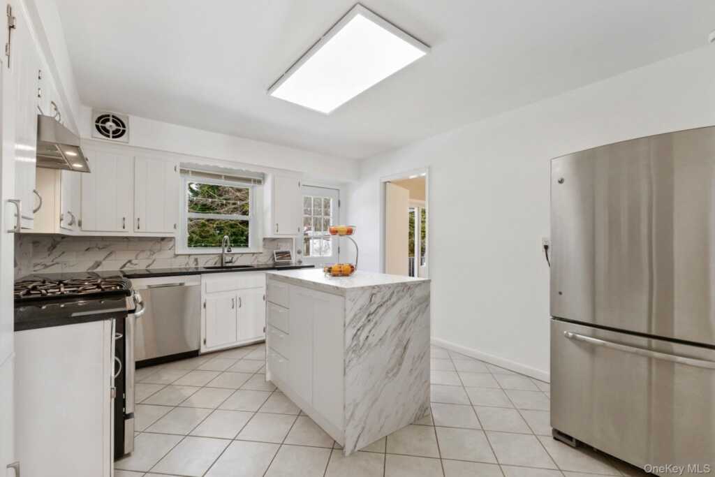 15 Meadow Place, Rye, NY 10580 - Photo 10 of 40