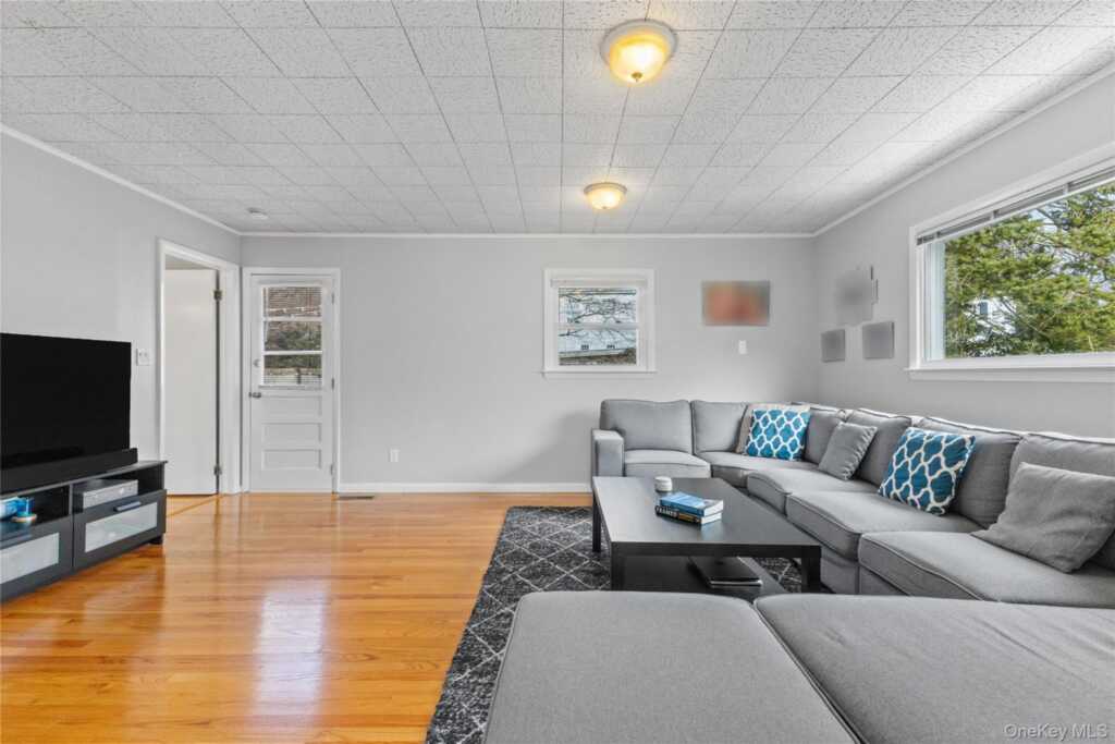 15 Meadow Place, Rye, NY 10580 - Photo 14 of 40