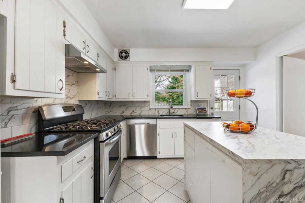 15 Meadow Place, Rye, NY 10580 - Photo 7 of 40