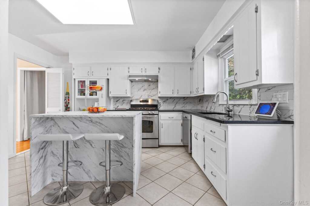 15 Meadow Place, Rye, NY 10580 - Photo 8 of 40