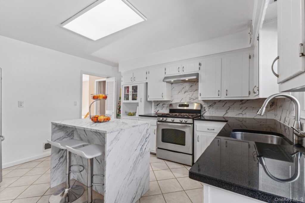 15 Meadow Place, Rye, NY 10580 - Photo 9 of 40