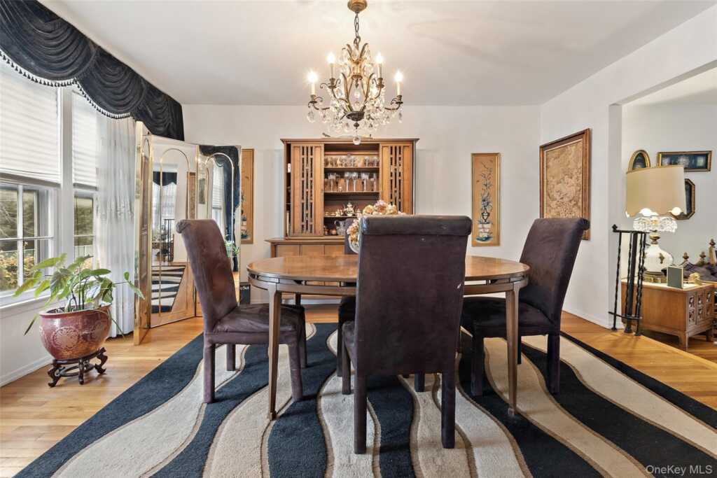 20 Old Farm Road, New Rochelle, NY 10583 - Photo 10 of 40