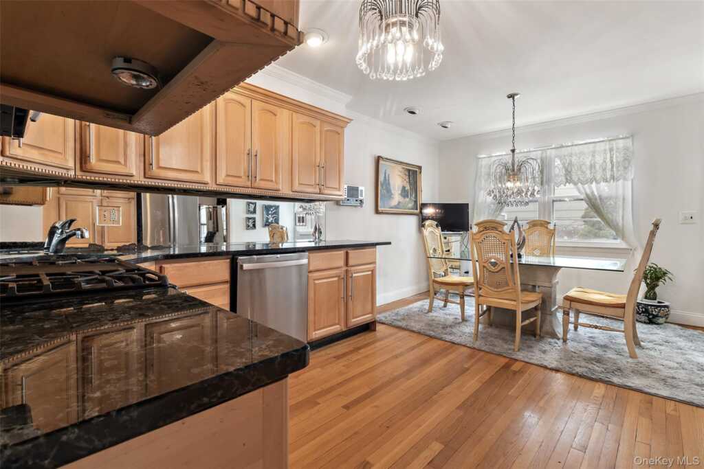 20 Old Farm Road, New Rochelle, NY 10583 - Photo 11 of 40