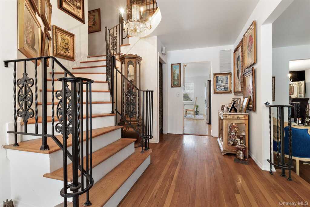 20 Old Farm Road, New Rochelle, NY 10583 - Photo 14 of 40