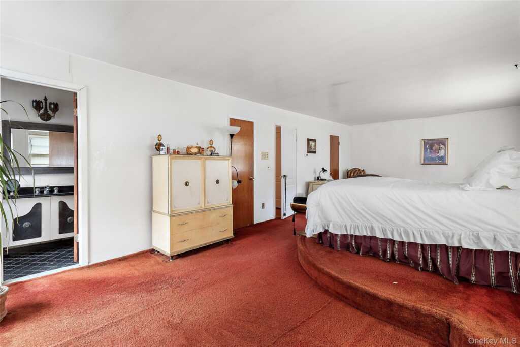 20 Old Farm Road, New Rochelle, NY 10583 - Photo 17 of 40