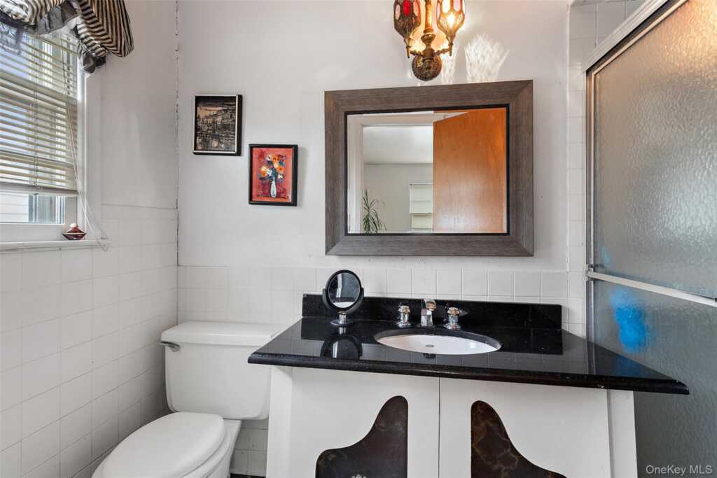 20 Old Farm Road, New Rochelle, NY 10583 - Photo 18 of 40