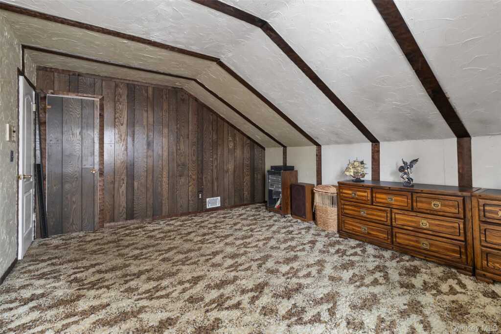 20 Old Farm Road, New Rochelle, NY 10583 - Photo 23 of 40