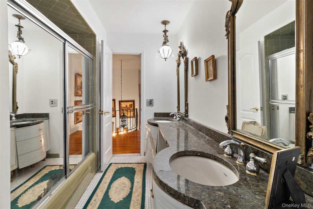 20 Old Farm Road, New Rochelle, NY 10583 - Photo 29 of 40