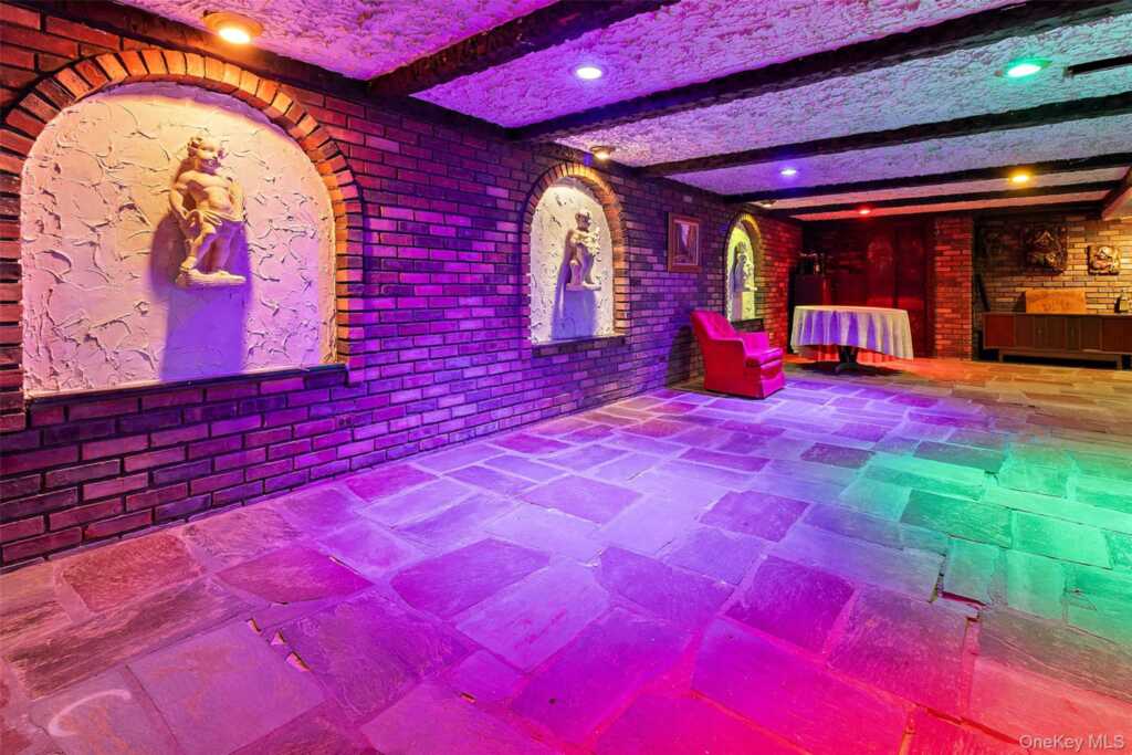 20 Old Farm Road, New Rochelle, NY 10583 - Photo 37 of 40