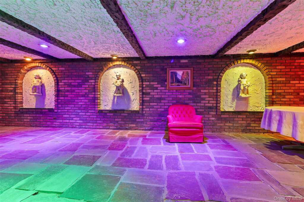 20 Old Farm Road, New Rochelle, NY 10583 - Photo 38 of 40