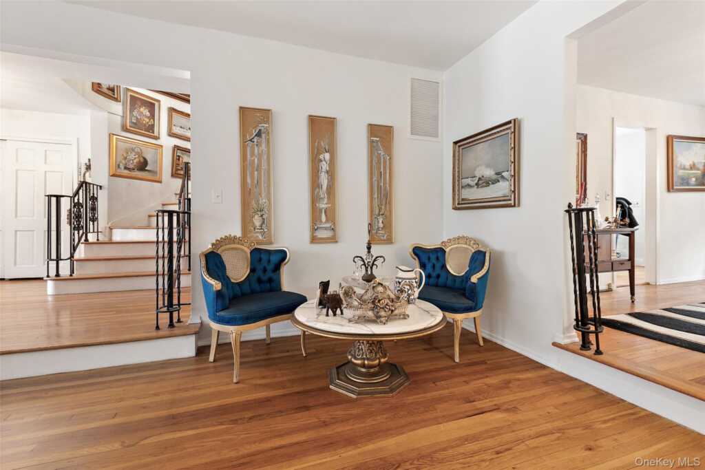 20 Old Farm Road, New Rochelle, NY 10583 - Photo 7 of 40