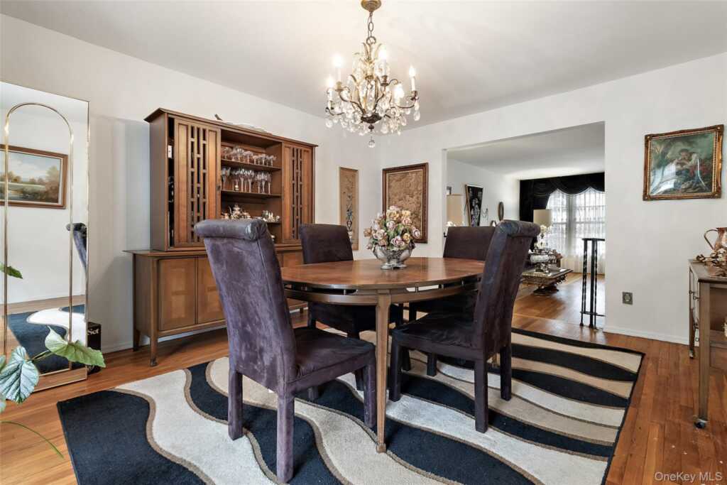 20 Old Farm Road, New Rochelle, NY 10583 - Photo 8 of 40