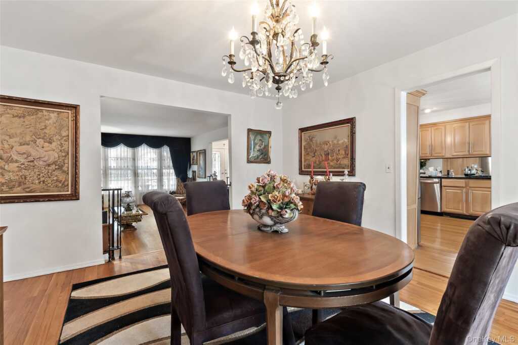 20 Old Farm Road, New Rochelle, NY 10583 - Photo 9 of 40