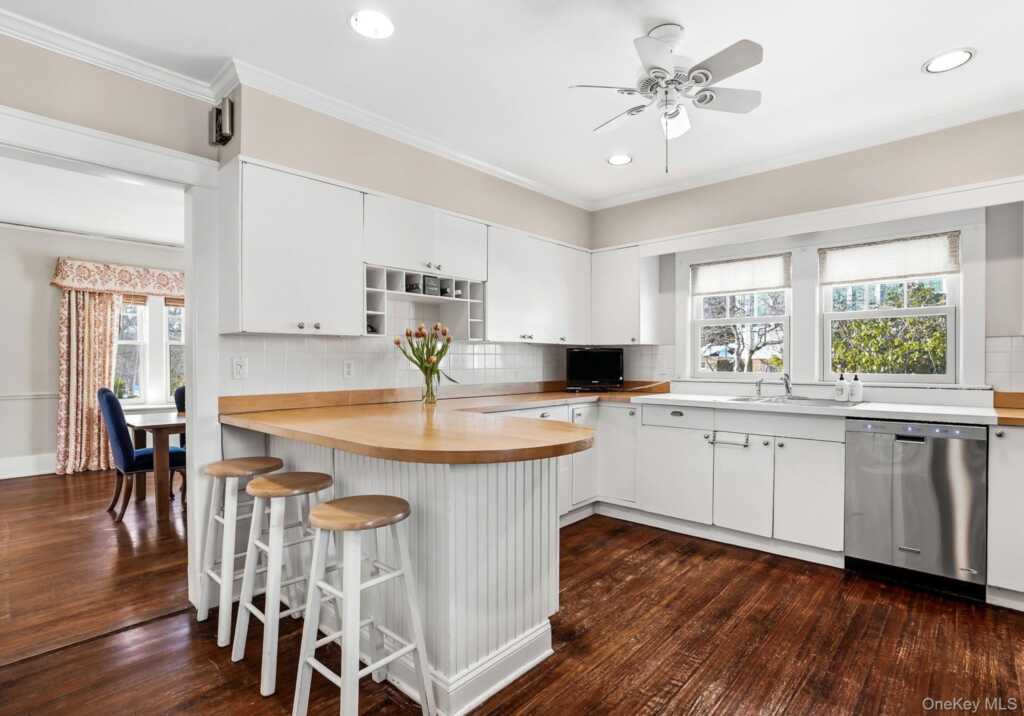 5 Lafayette Drive, Rye, NY 10573 - Photo 10 of 33