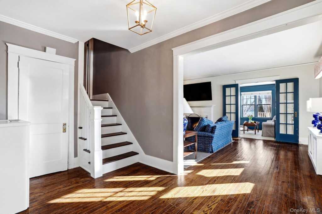 5 Lafayette Drive, Rye, NY 10573 - Photo 4 of 33