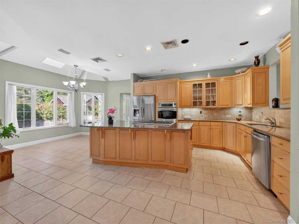 3 Cutler Court, Suffern, NY 10901 - Photo 12 of 47