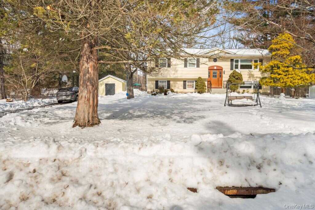 10 Cottage Lane, Suffern, NY 10901 - Photo 2 of 38