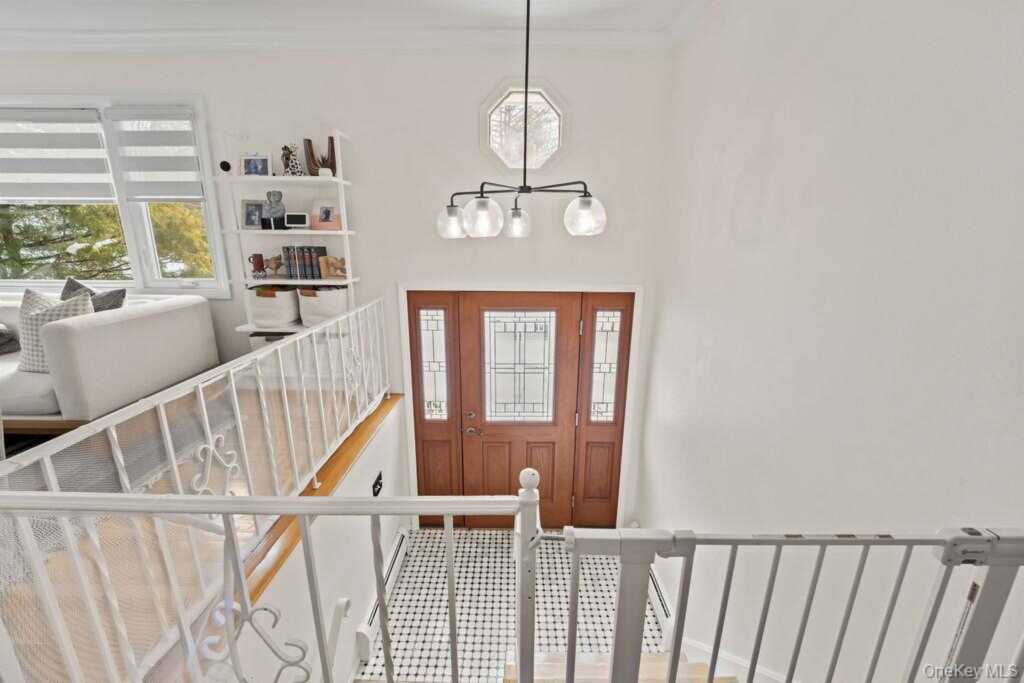 10 Cottage Lane, Suffern, NY 10901 - Photo 3 of 38