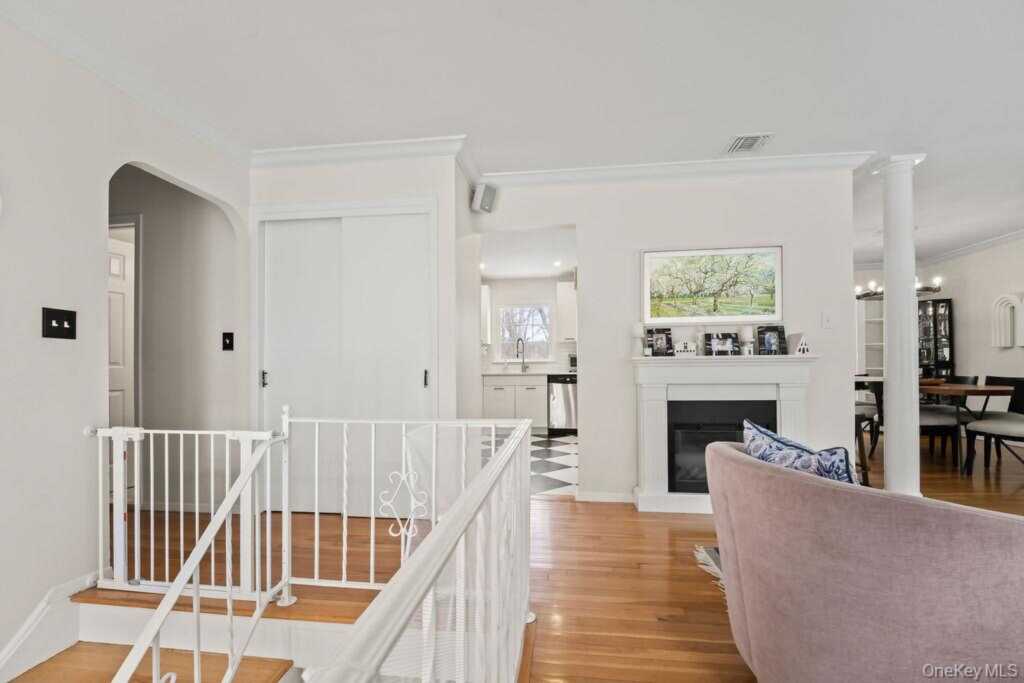 10 Cottage Lane, Suffern, NY 10901 - Photo 4 of 38