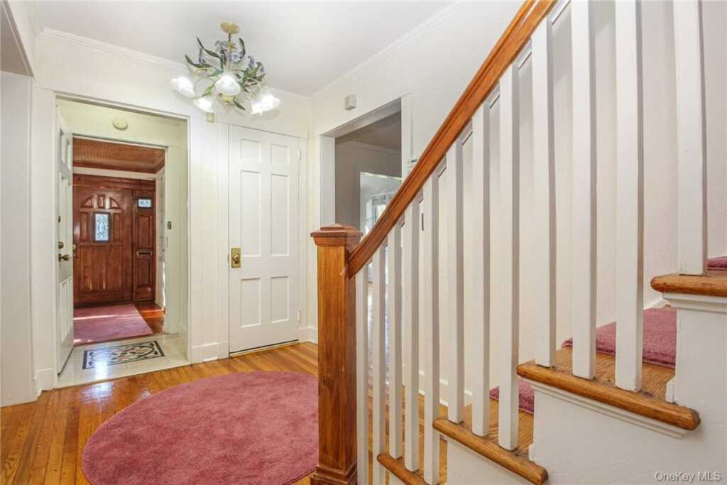 237 Coligni Avenue, New Rochelle, NY 10801 - Photo 10 of 36