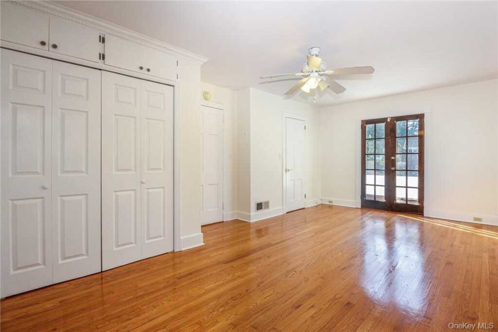 237 Coligni Avenue, New Rochelle, NY 10801 - Photo 19 of 36