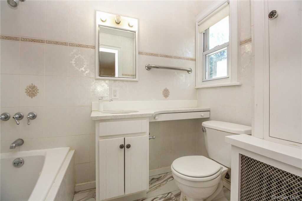 237 Coligni Avenue, New Rochelle, NY 10801 - Photo 21 of 36