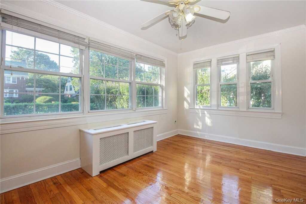 237 Coligni Avenue, New Rochelle, NY 10801 - Photo 3 of 36