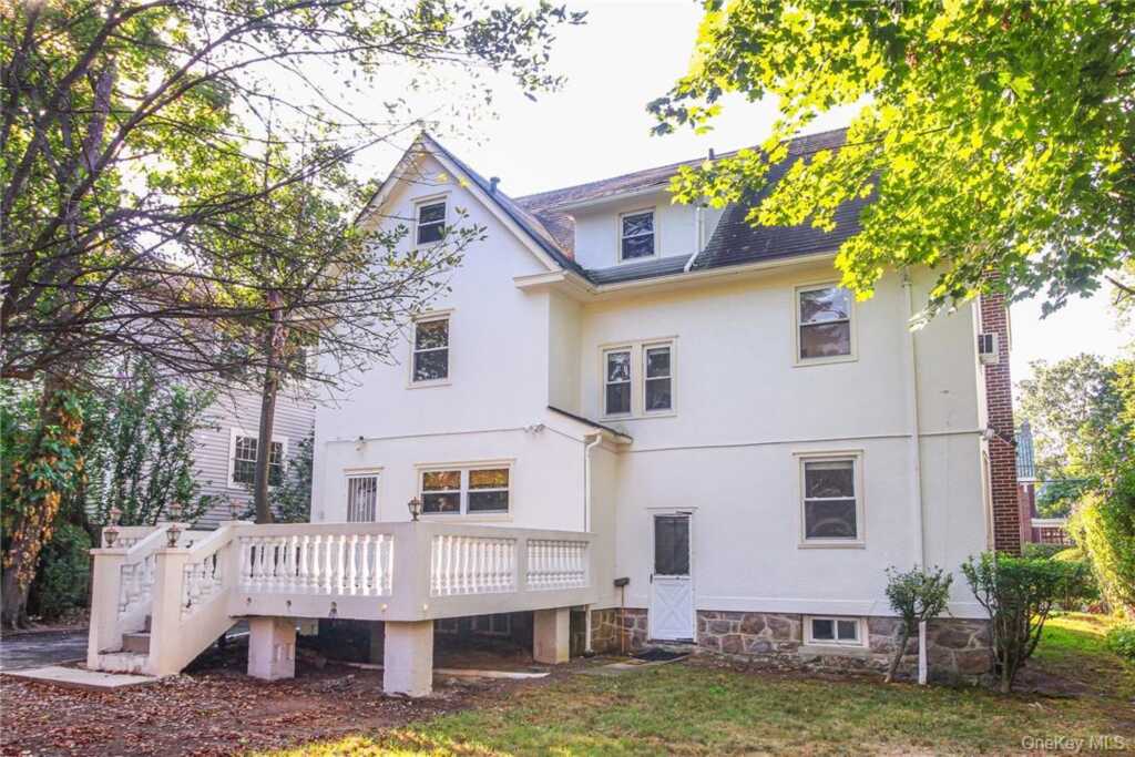 237 Coligni Avenue, New Rochelle, NY 10801 - Photo 32 of 36