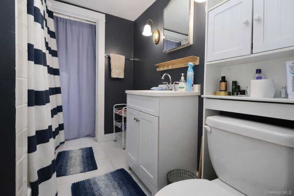 90 S Middletown Road, Pearl River, NY 10965 - Photo 29 of 47