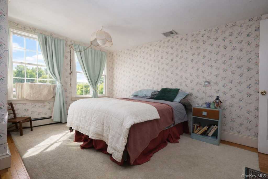 90 S Middletown Road, Pearl River, NY 10965 - Photo 34 of 47