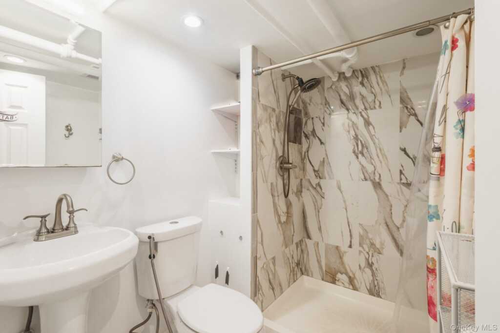 50 Acorn Terrace, New Rochelle, NY 10801 - Photo 26 of 27