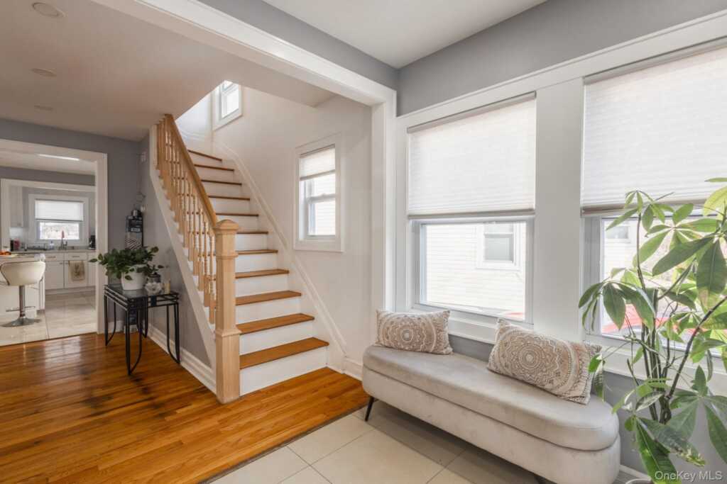 50 Acorn Terrace, New Rochelle, NY 10801 - Photo 5 of 27