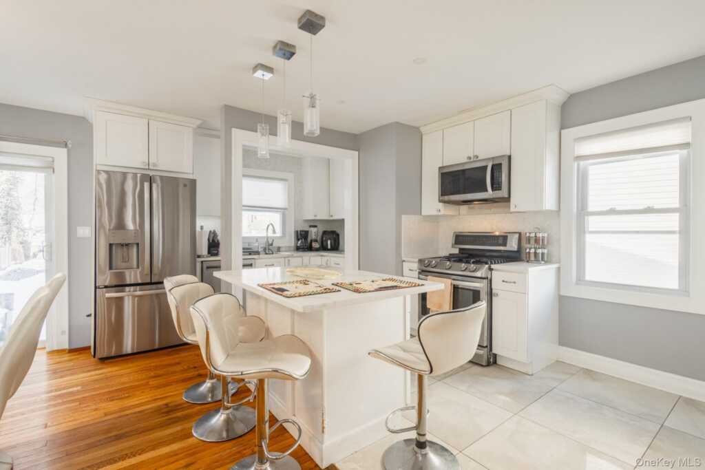 50 Acorn Terrace, New Rochelle, NY 10801 - Photo 8 of 27