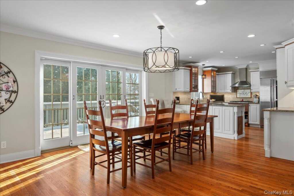 299 Stratton Road, New Rochelle, NY 10804 - Photo 12 of 50