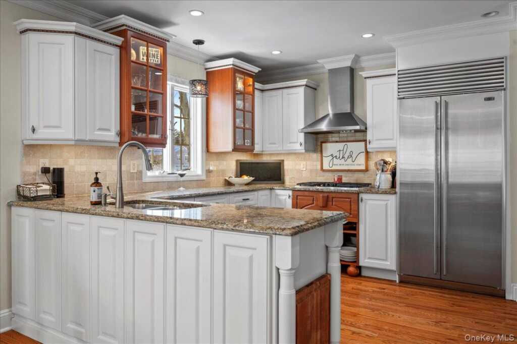 299 Stratton Road, New Rochelle, NY 10804 - Photo 14 of 50