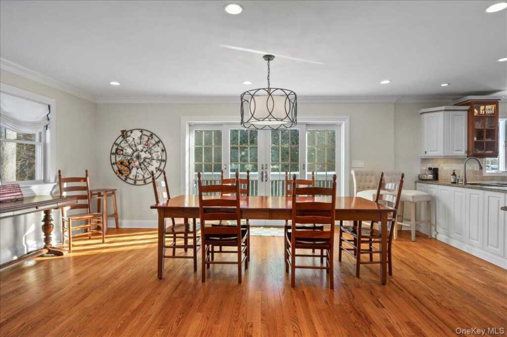 299 Stratton Road, New Rochelle, NY 10804 - Photo 17 of 50